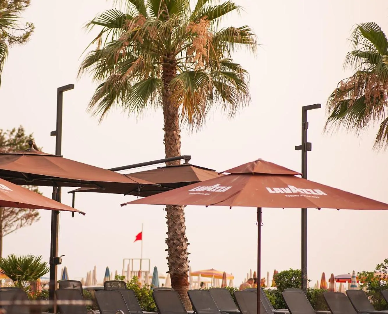 Royal G Max Otel Golem