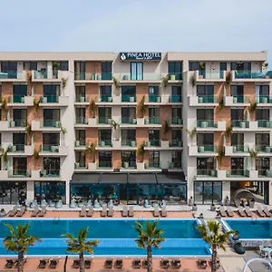 Hotel Pinea &, Golem (Tirana)