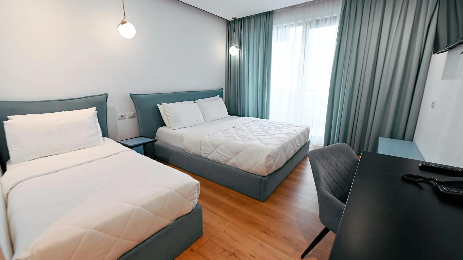 Royal G Max Hotel Golem