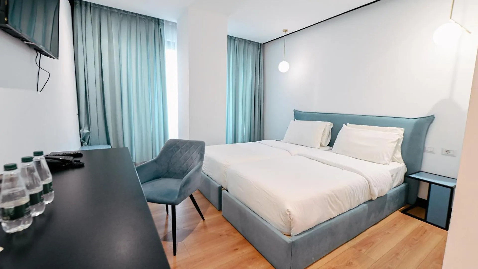 Royal G Max Hotel Golem