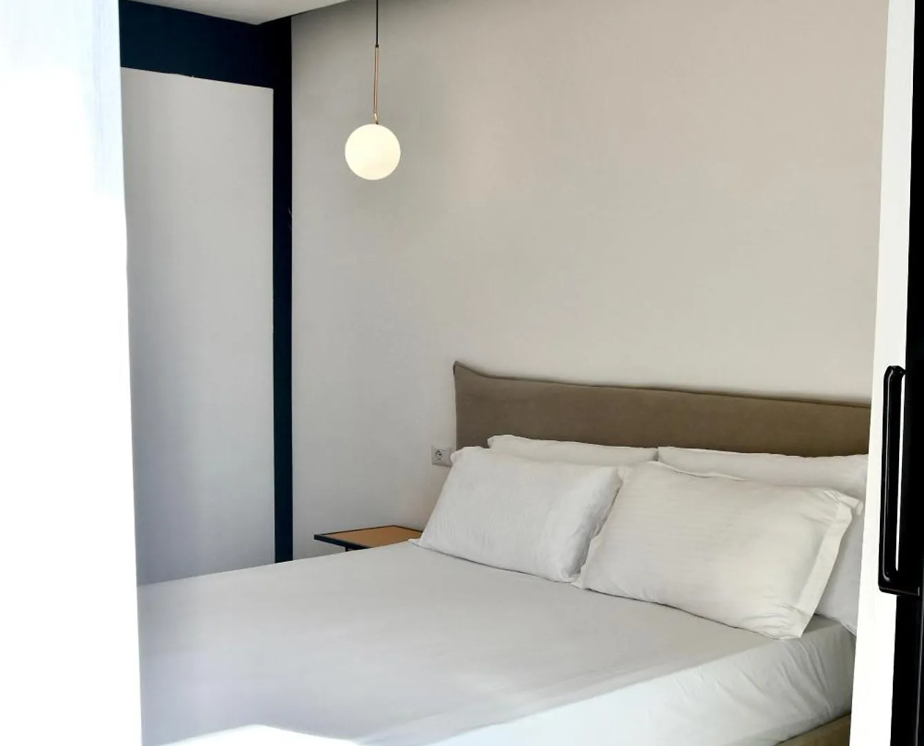 Royal G Max Hotel Golem